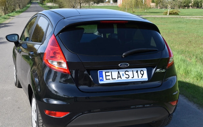 Ford Fiesta cena 21700 przebieg: 159160, rok produkcji 2009 z Łask małe 562